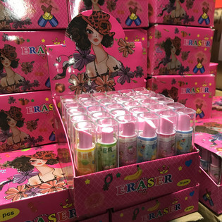 CHICLE DE LÁPIZ LABIAL EN EXPOSITOR (36 ud.)