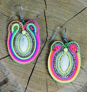 Pendientes coloridos estilo Ibiza (1 ud.)